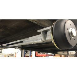 UNIVERSAL AXEL - JUSTERBAR 1420 - 1750mm MED BROMS 1400 KG 5X112 ("Knott")